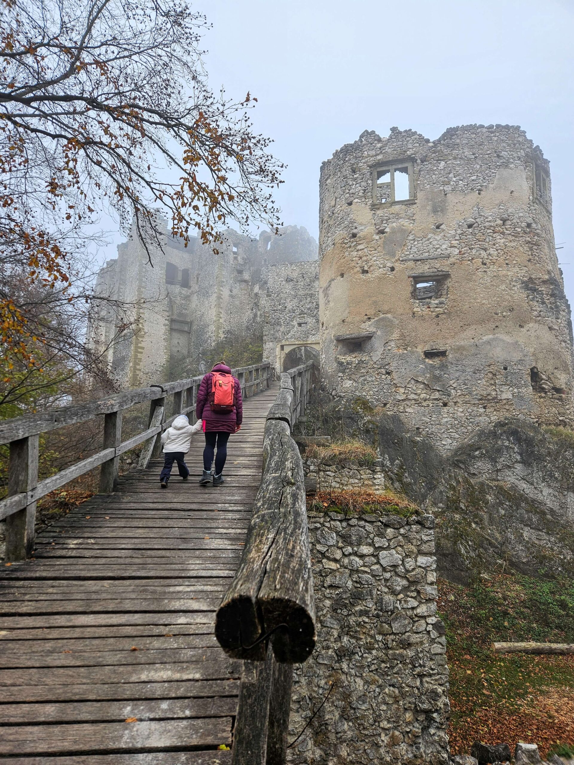 Cyklotrasa Nitrianske Rudno – Kšinná – hrad Uhrovec – okruh